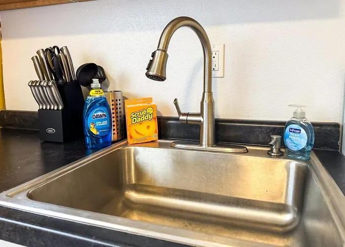 Sleeps 6 Homey 2 Bedroom With 5 Beds And Wifi Pittsburgh
