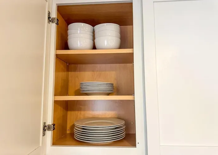 Sleeps 6 Homey 2 Bedroom With 5 Beds And Wifi