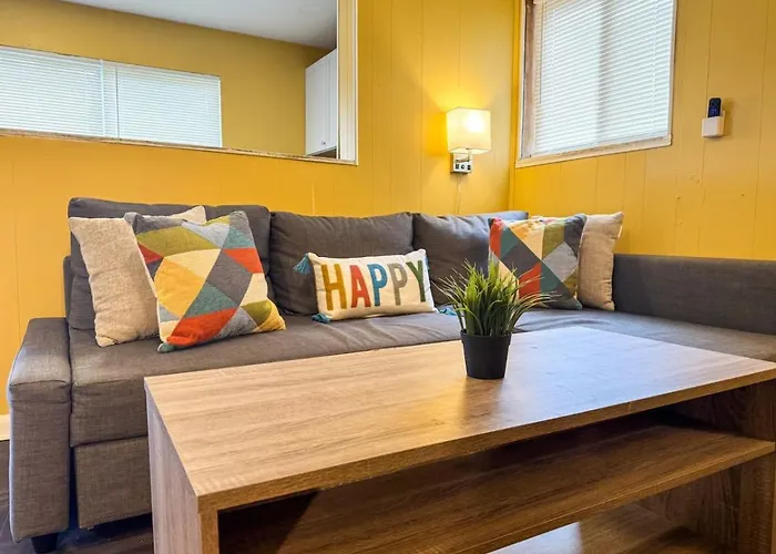 Sleeps 6 Homey 2 Bedroom With 5 Beds And Wifi Apartment Pittsburgh